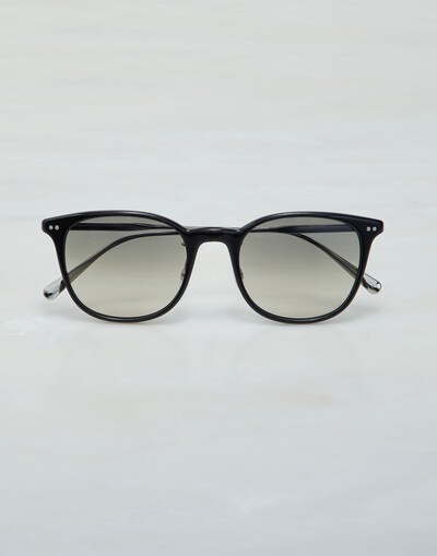 Gerardo - Front view
