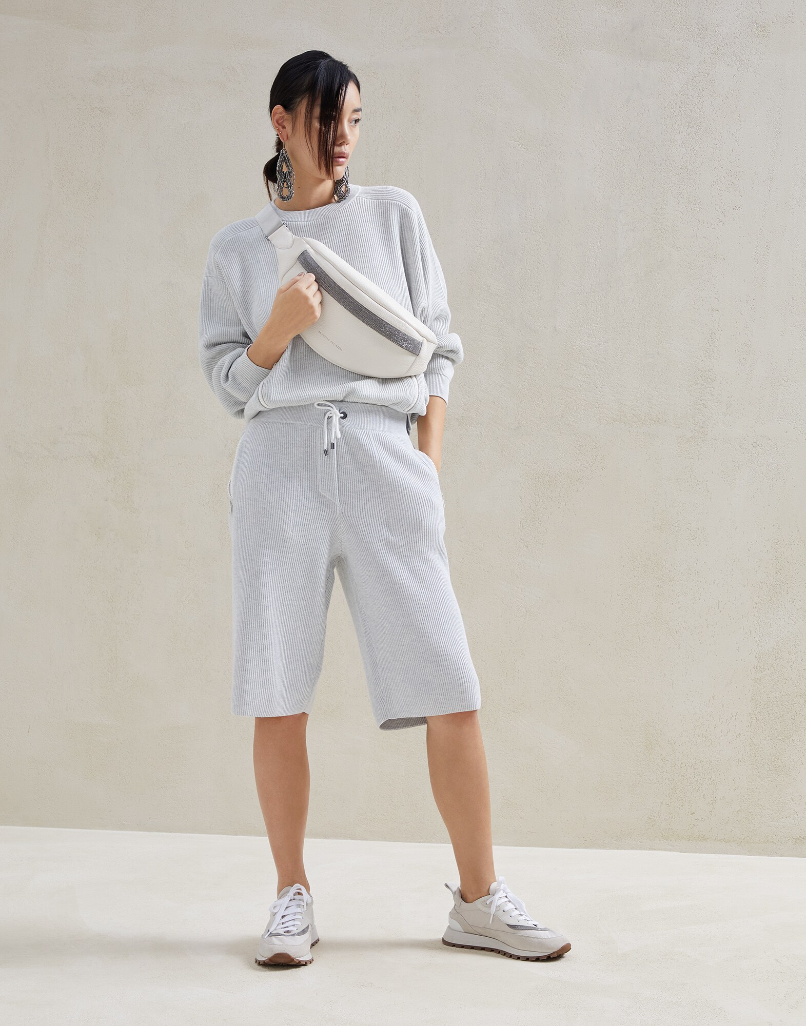 Sweatshirt - Full look