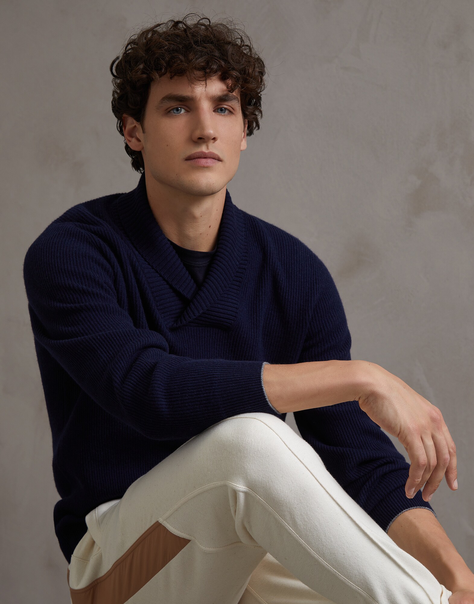 V-neck Sweater - Editorial