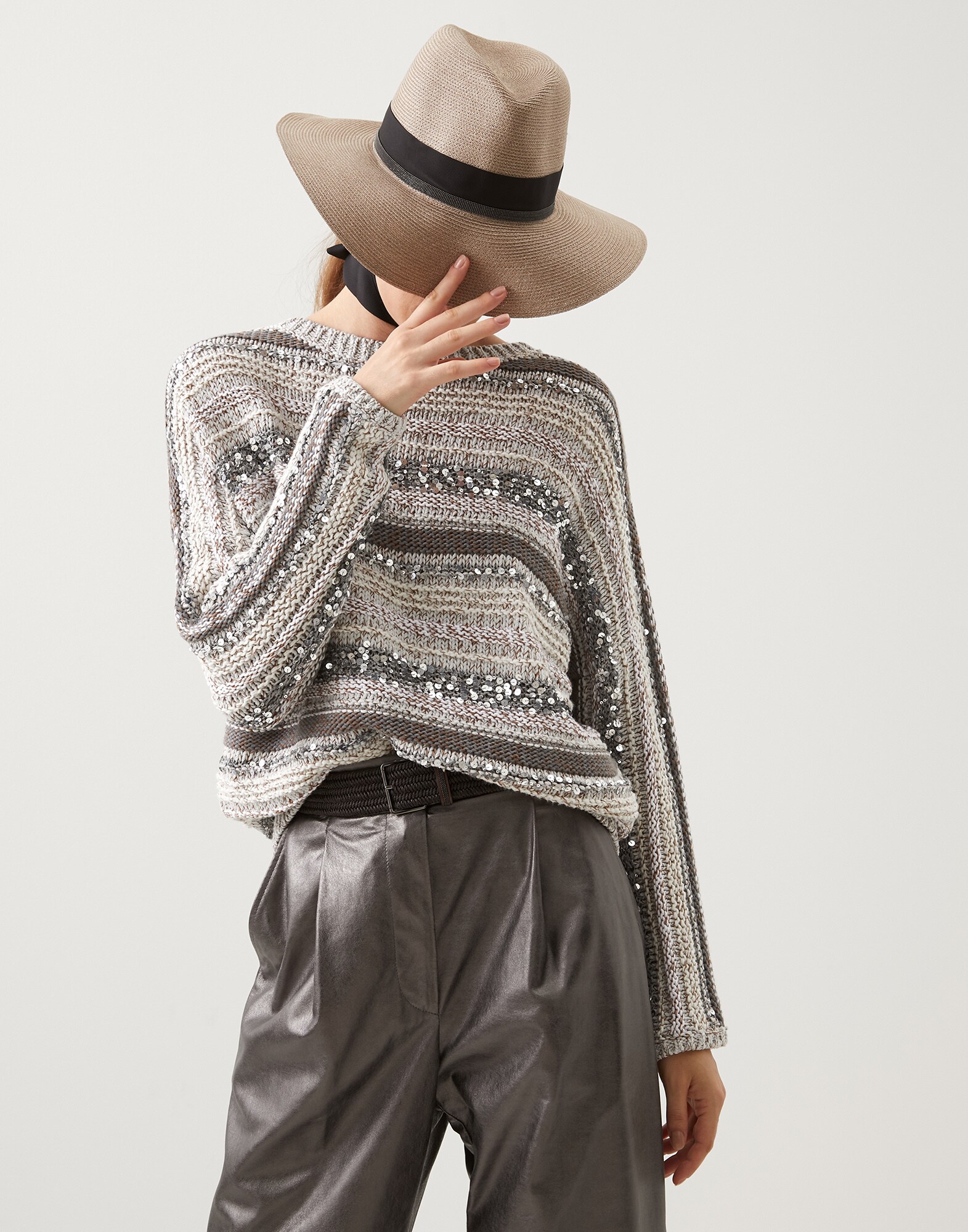 Escote Amplio - Editorial