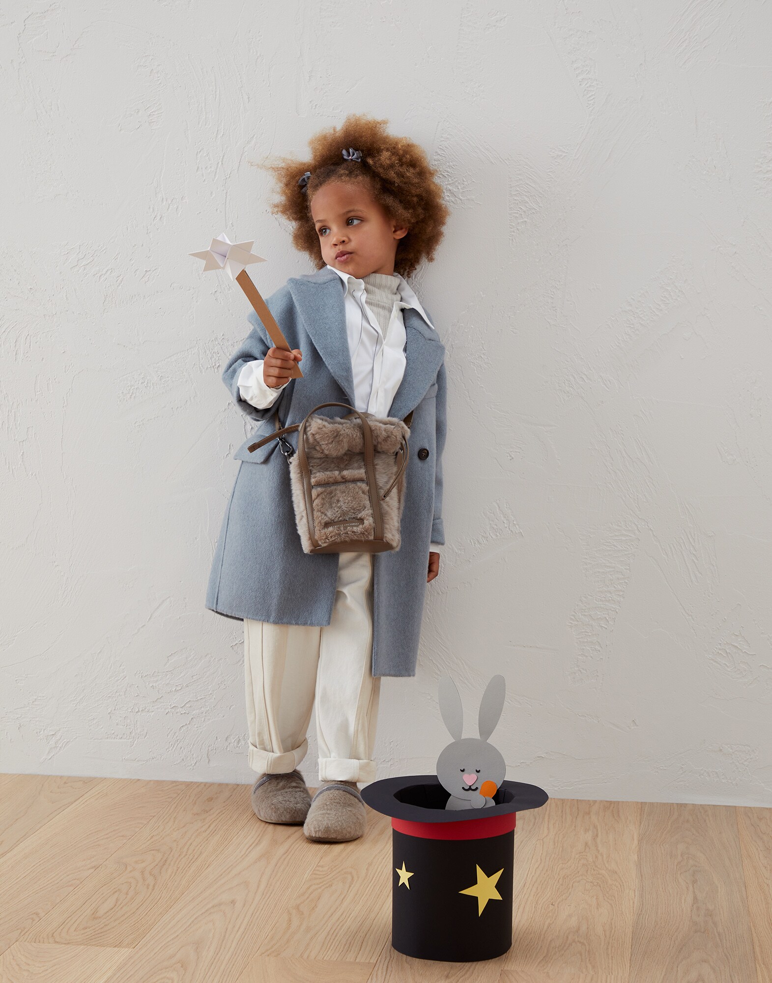 212FOUTFIT33 image number 0