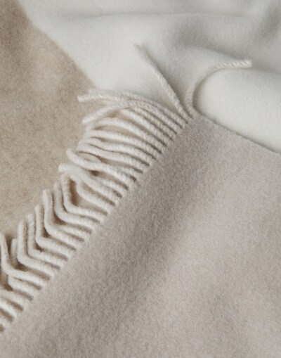 Cashmere Throw - Detail view