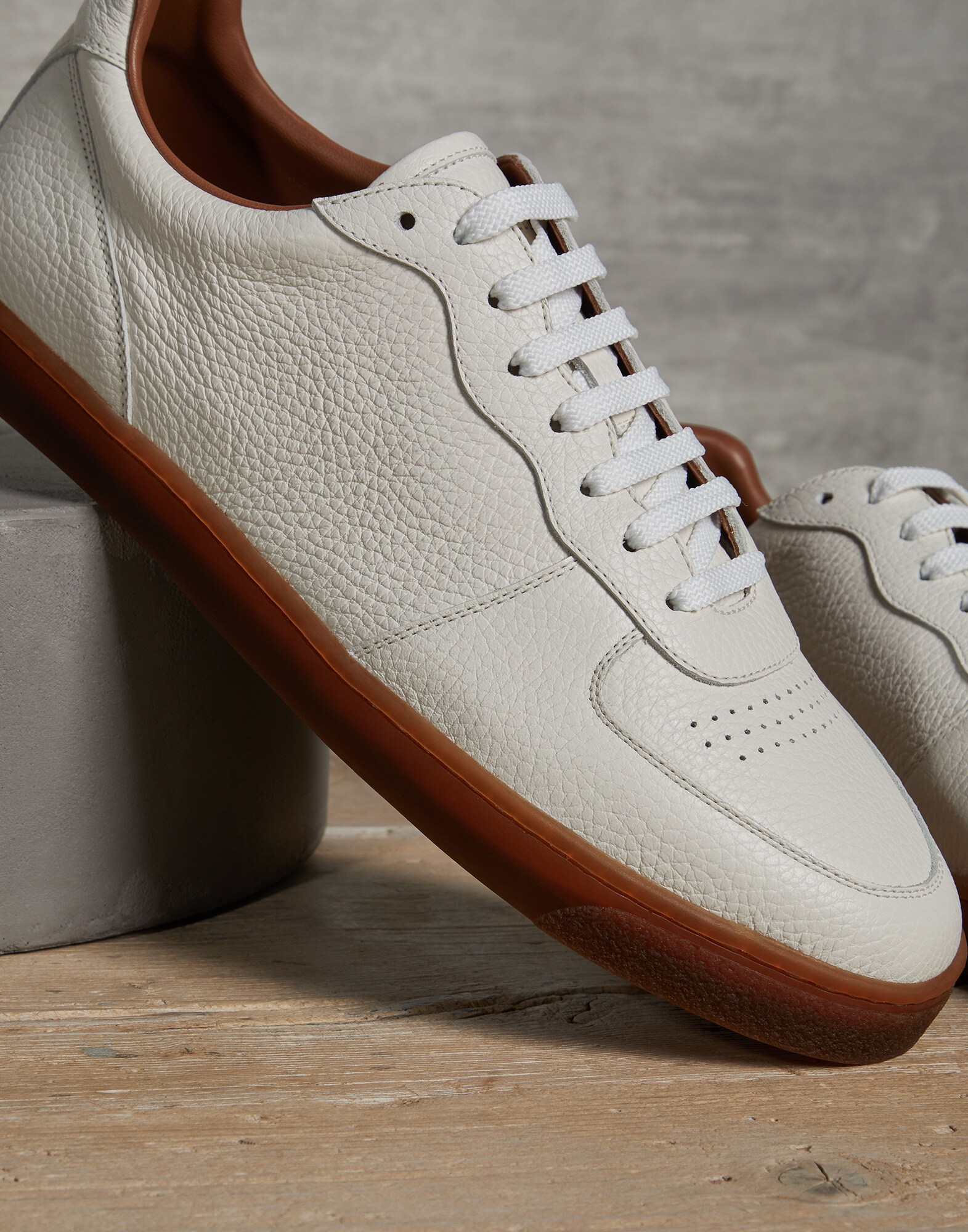Sneakers - Detail view