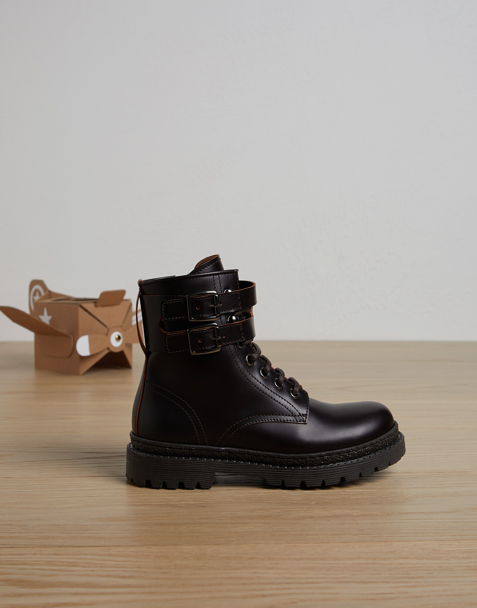 Boots - Vista editorial