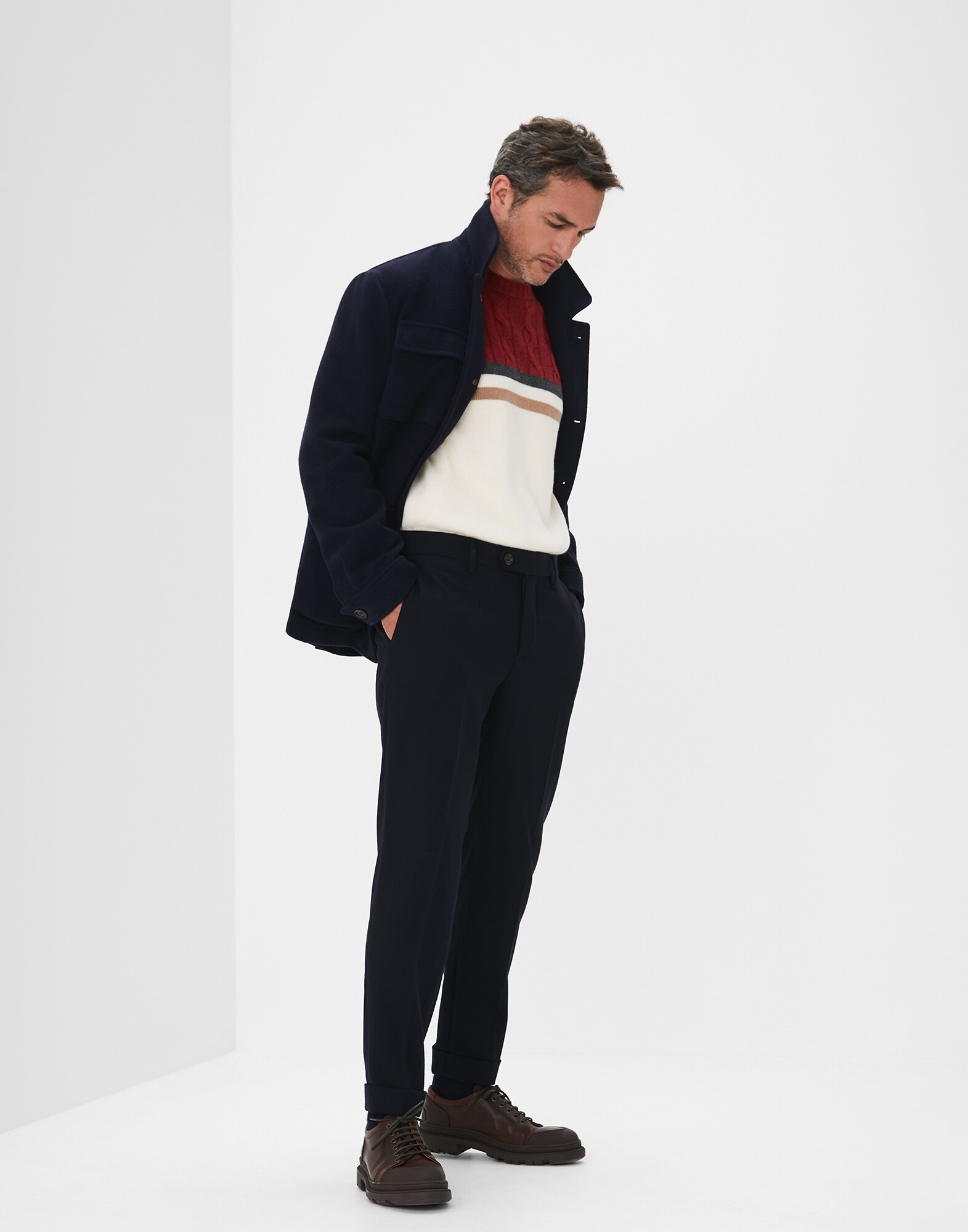 202MOUTFIT28 image number 0