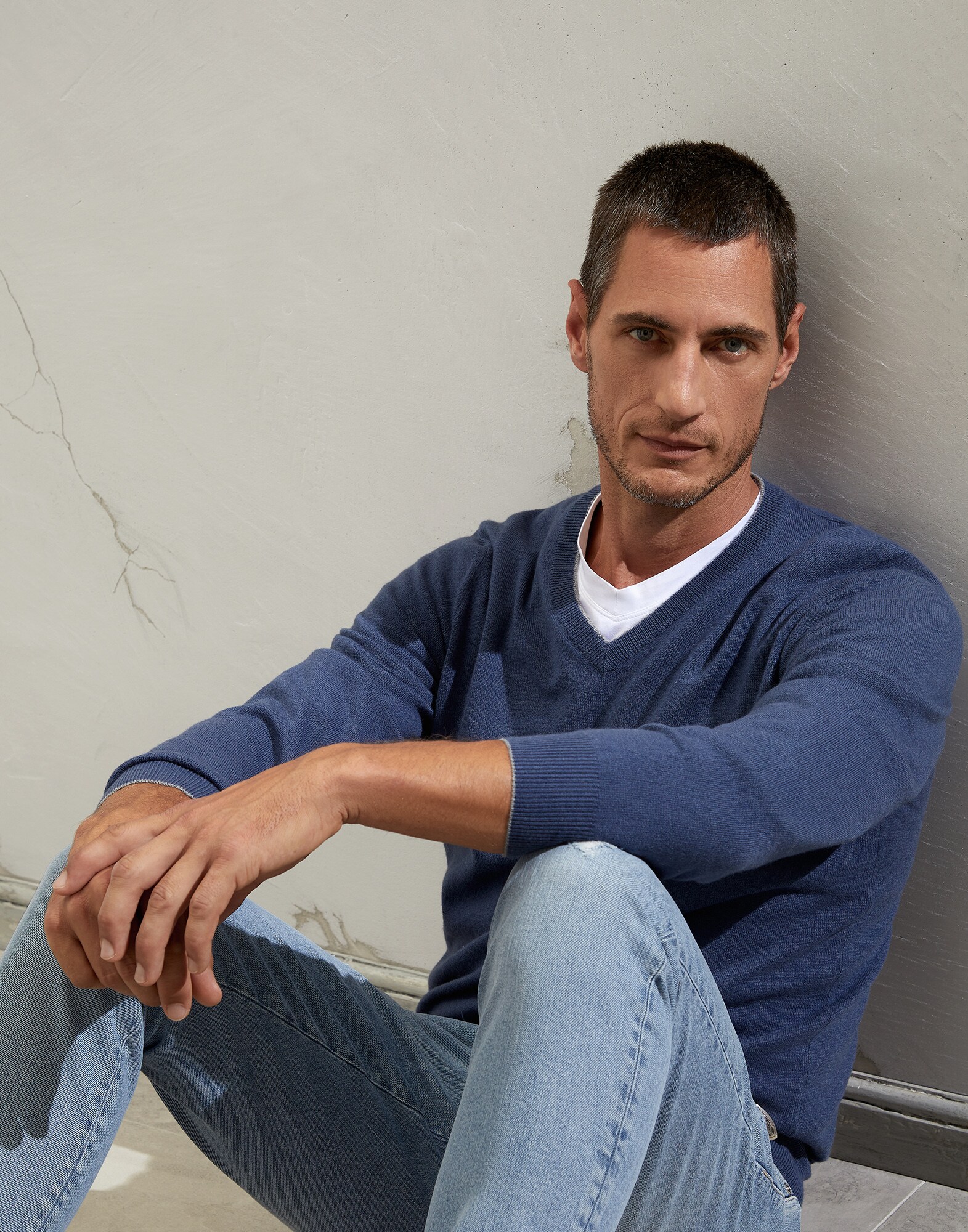 V-neck Sweater - Editorial