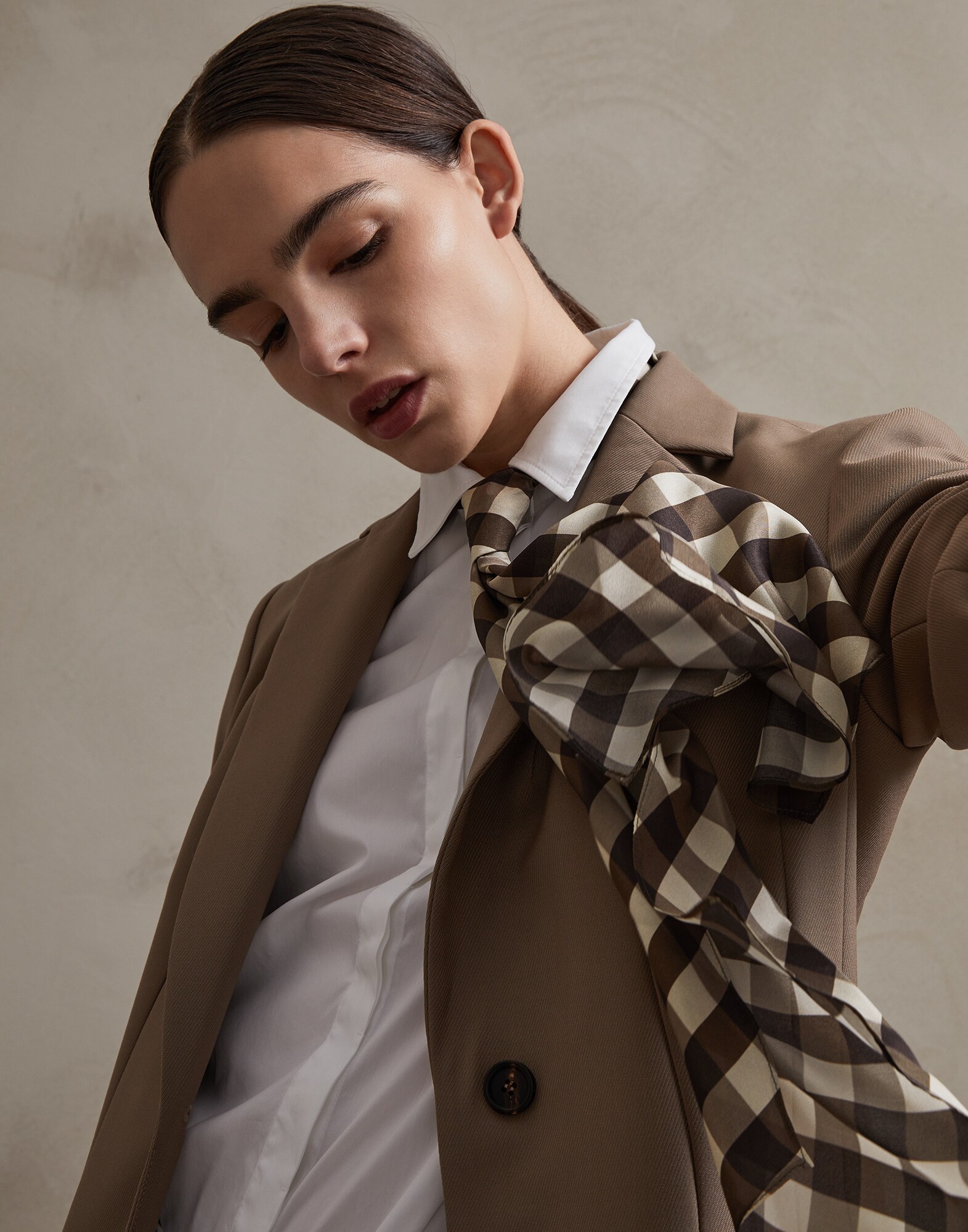Tie - Editorial