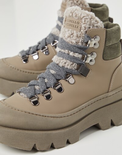 Boots - Detail view