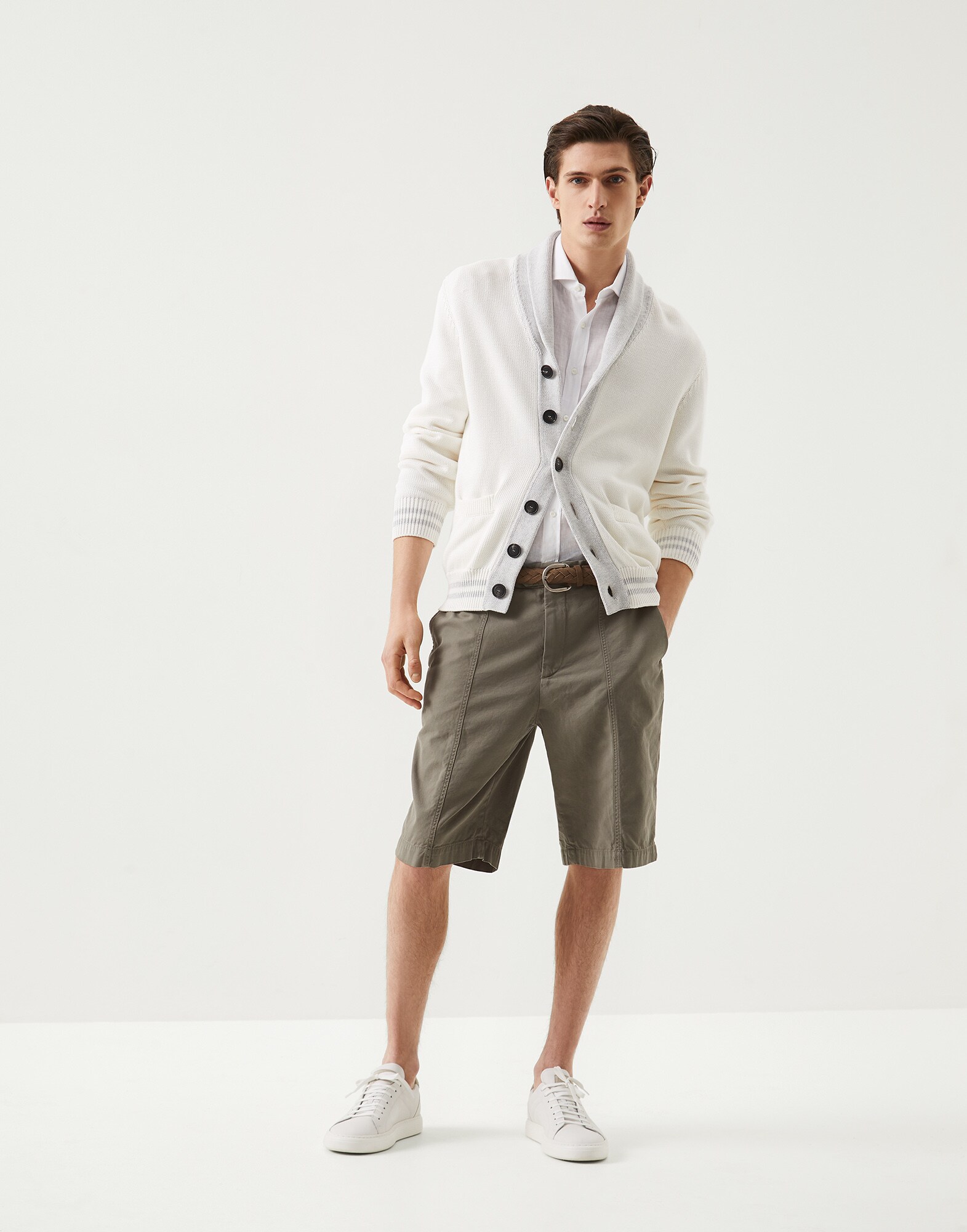 211MOUTFIT30 image number 0