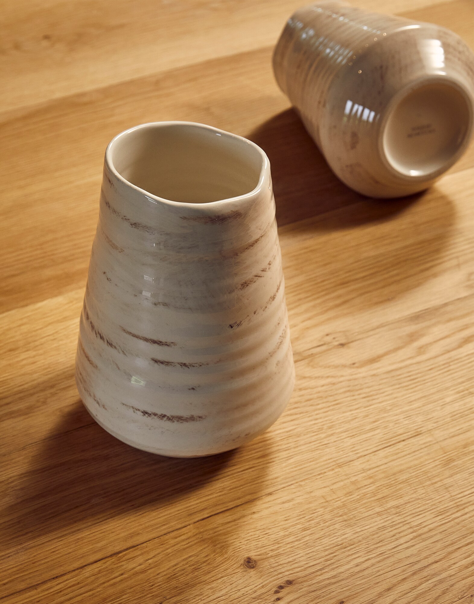 Vases - Editorial