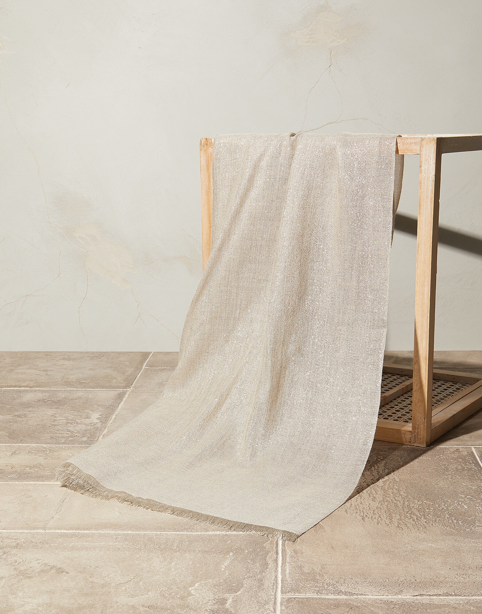 Solid Scarf - Front view
