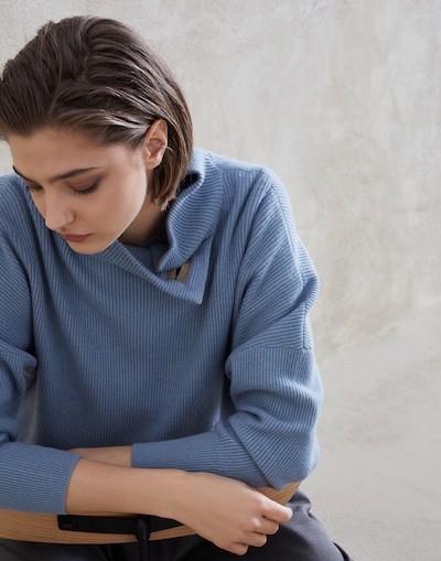 Turtleneck - Editorial view