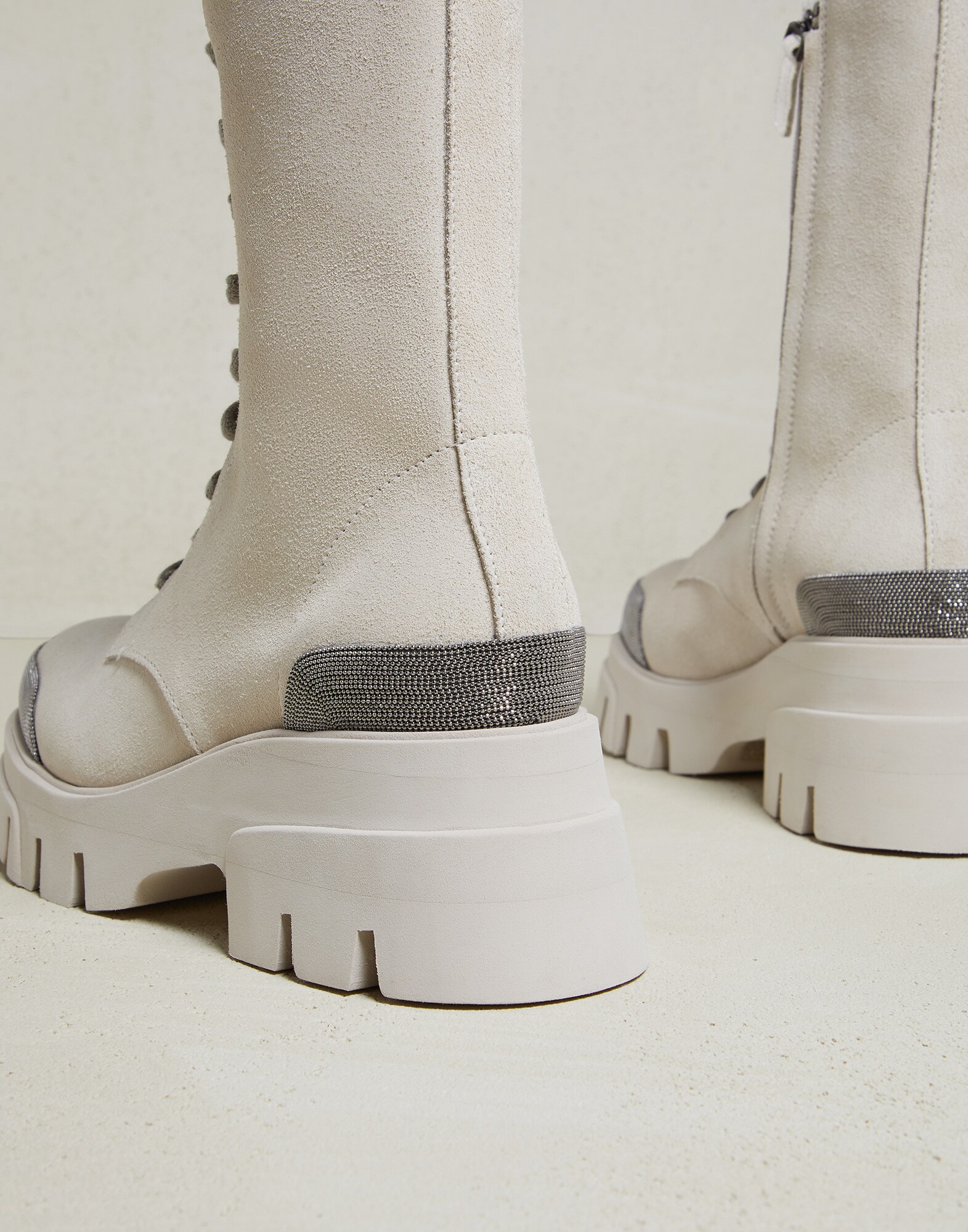 Brunello Cucinelli Wildleder Stiefel aus Veloursleder in Natur Damen Schuhe Stiefel Stiefeletten 