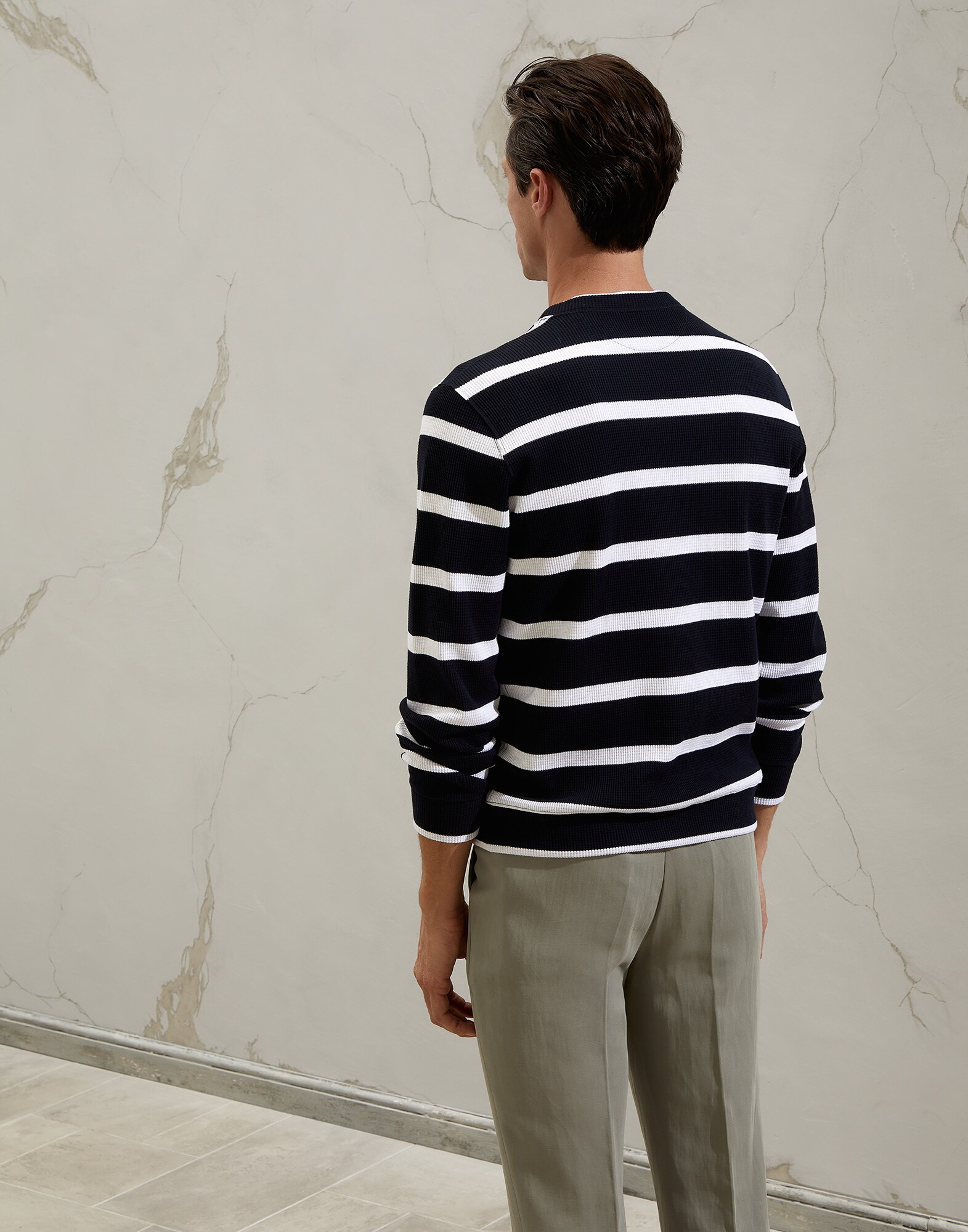 Sweatshirt - Back view