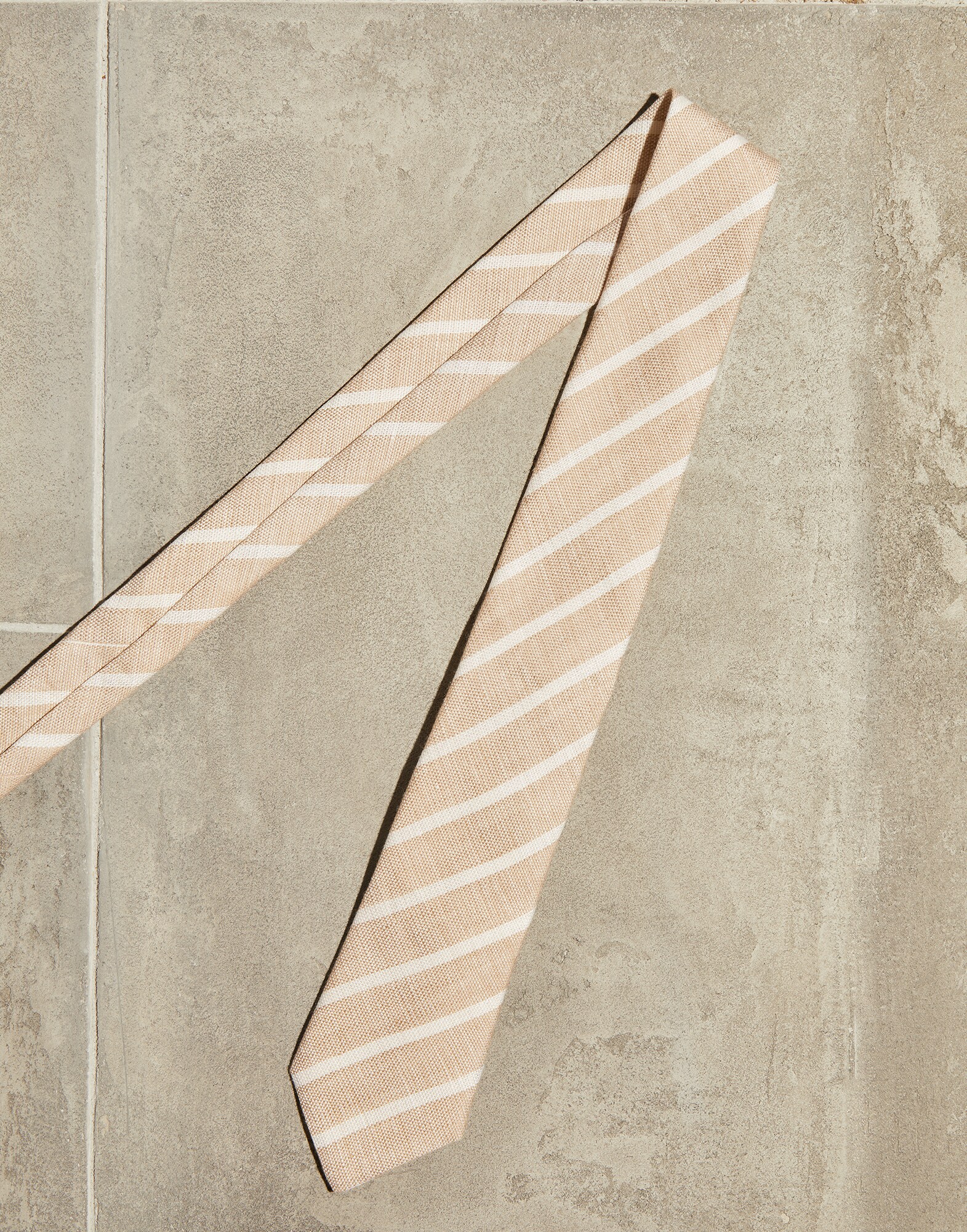 Corbata - Front