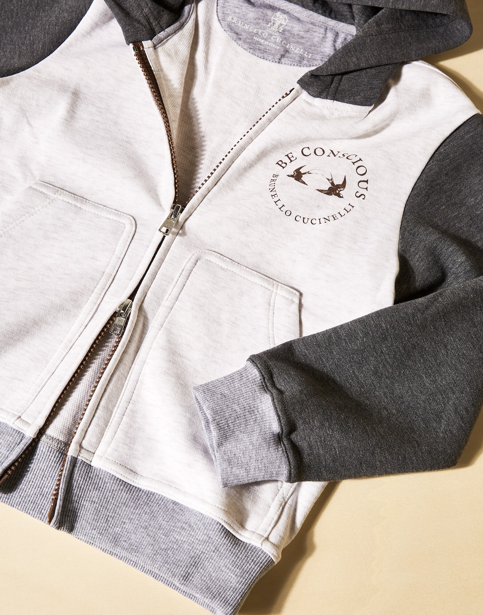 Topwear - Vista de detalle