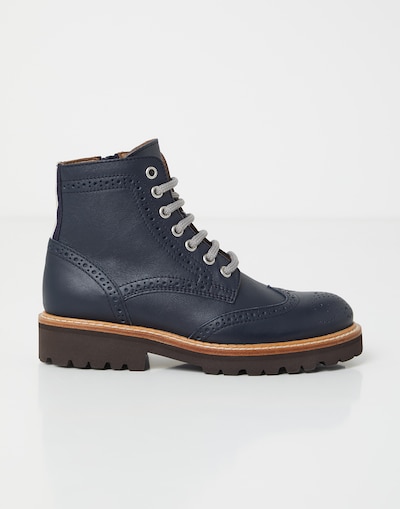 Boots - Full look