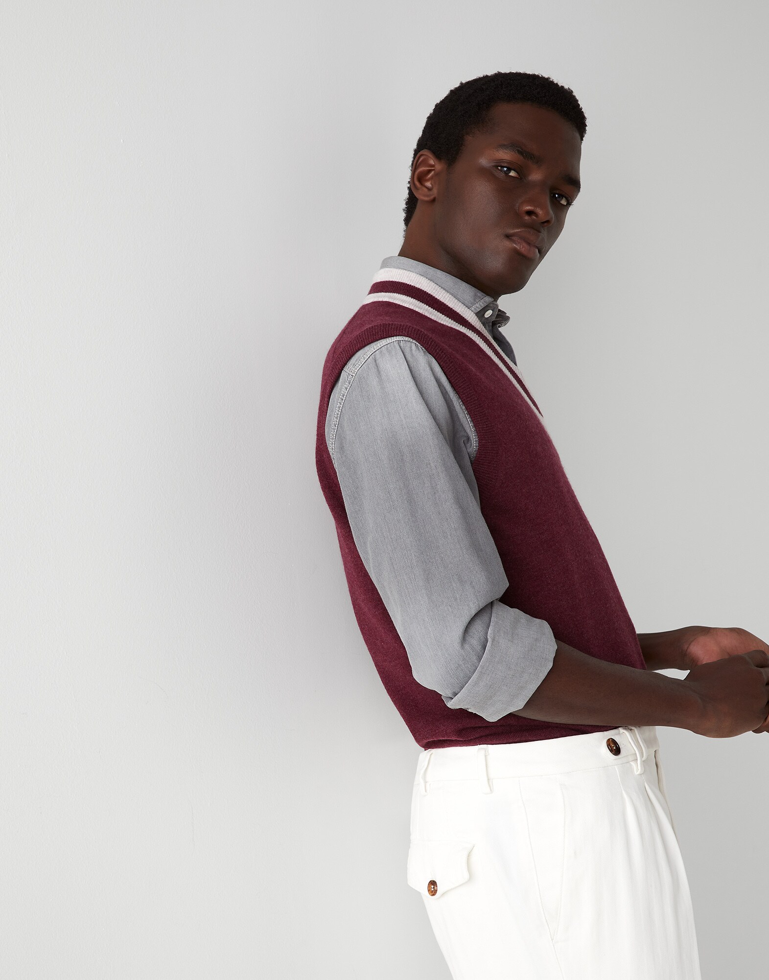 V-neck - Editorial view
