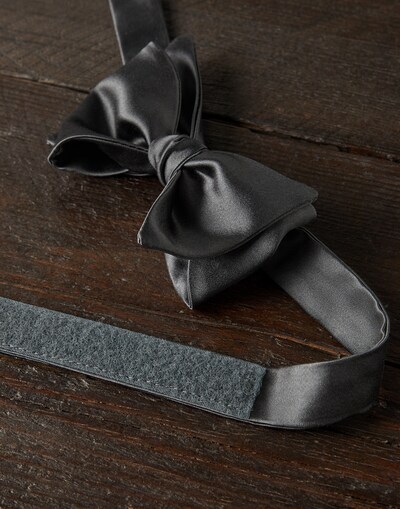 Evening Wear Accessories - Detail view