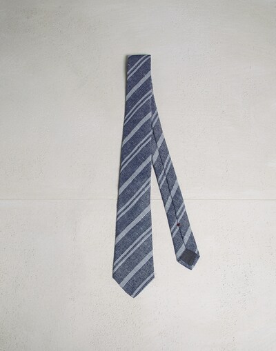 Tie - Front view