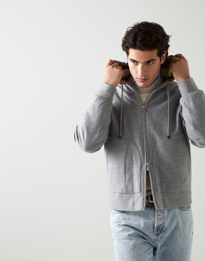 Outerwear - Vista frontal