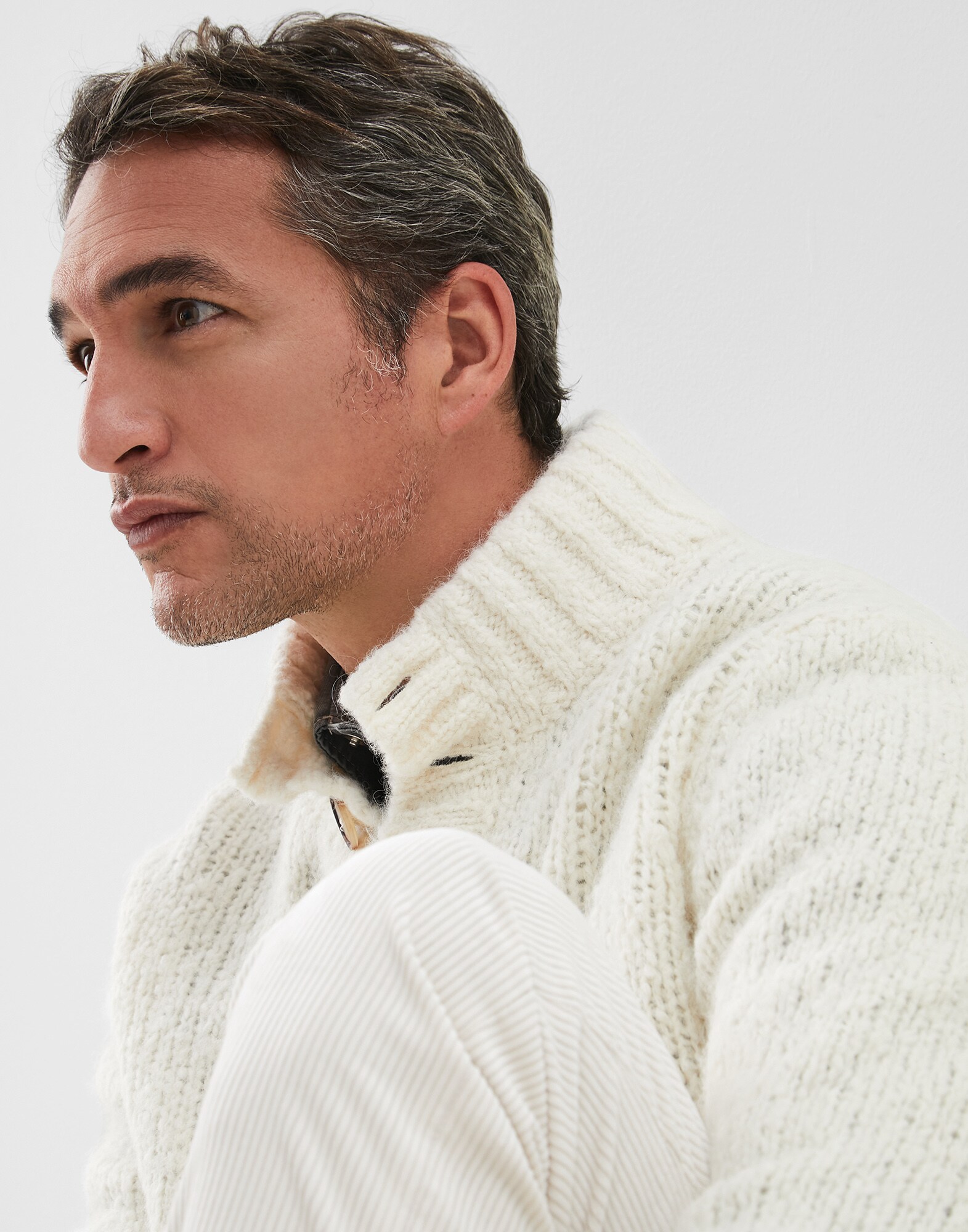 High Neck Sweater - Detail