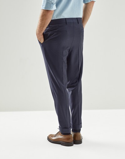 Pleated - Back view