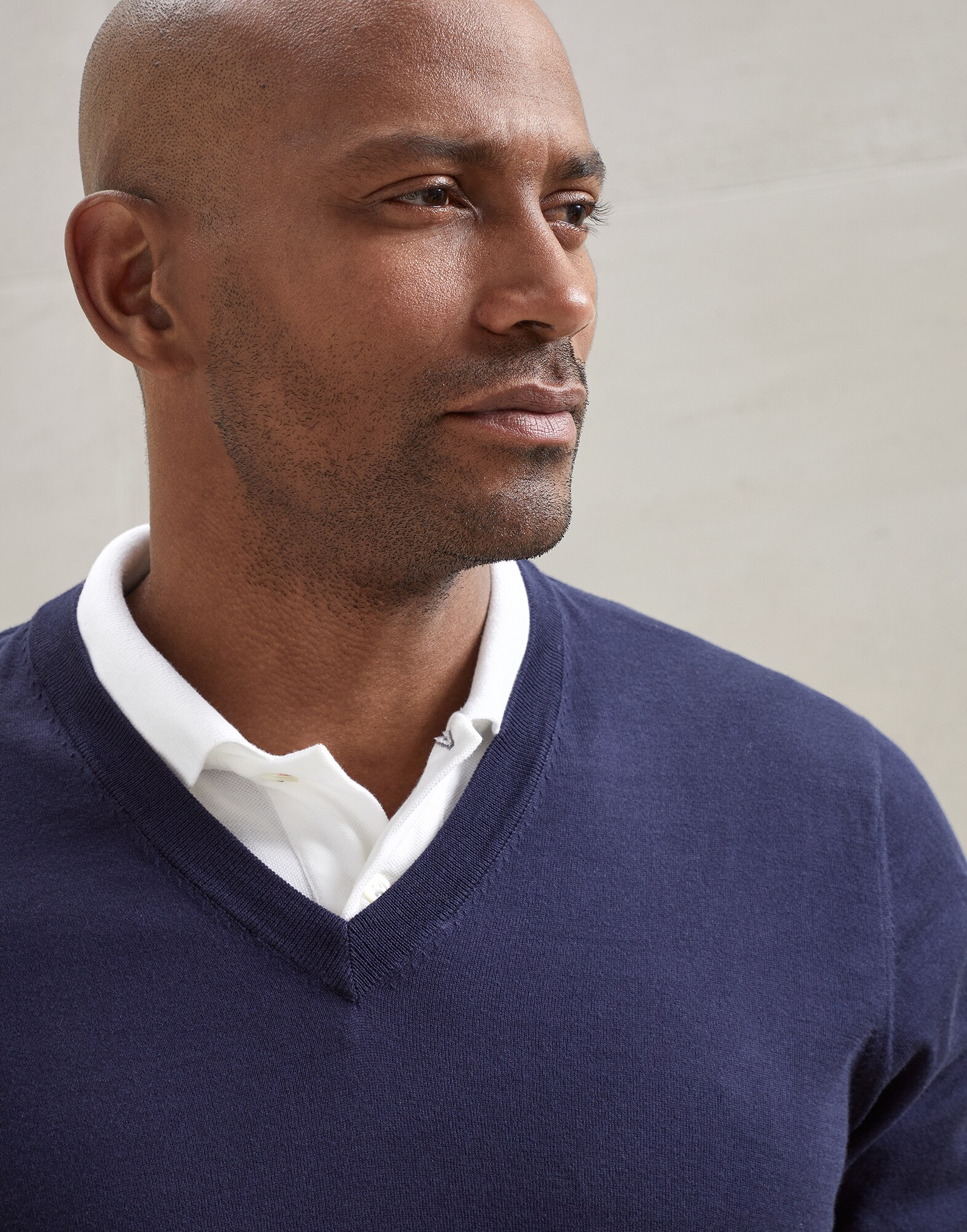 V-neck - Detail view