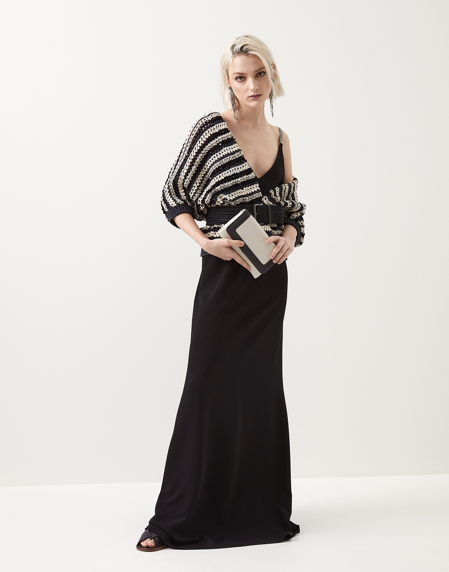 211WOUTFITPRIMA17 image number 0