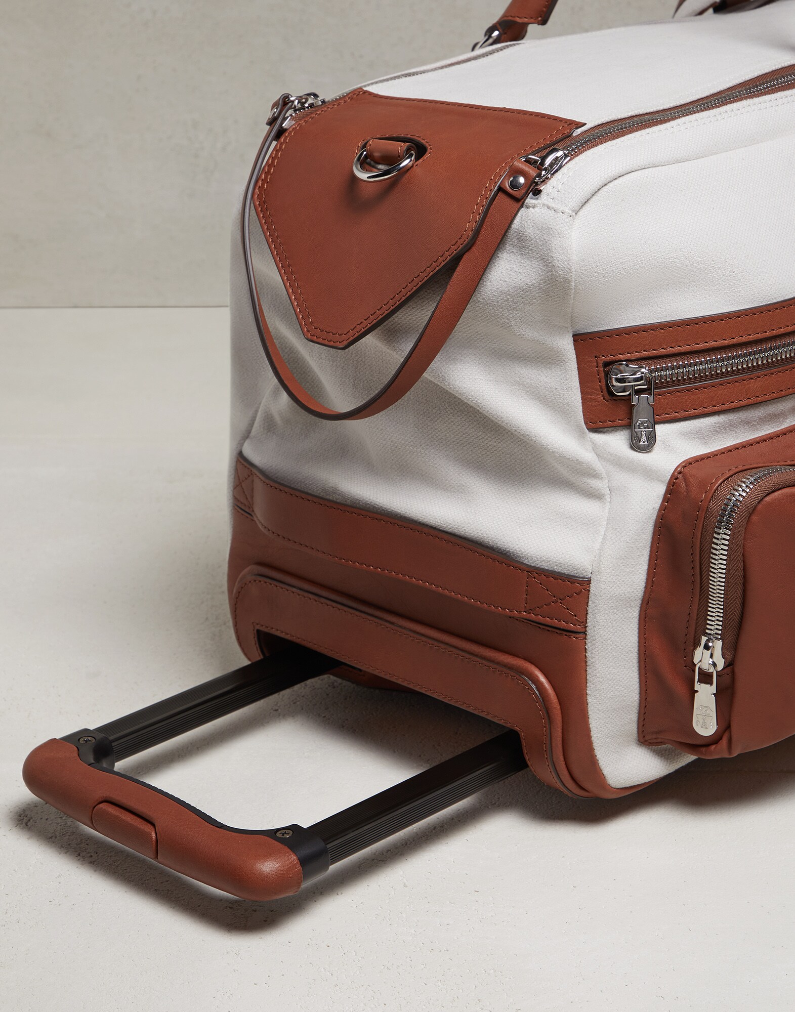 Travel Bag - Detail view
