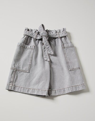 Bermuda & Shorts - Front view