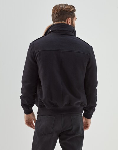 Outerwear - Vista trasera