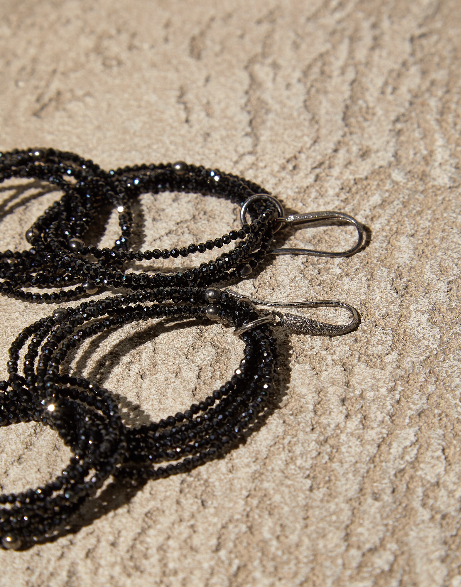 Earrings - Detail