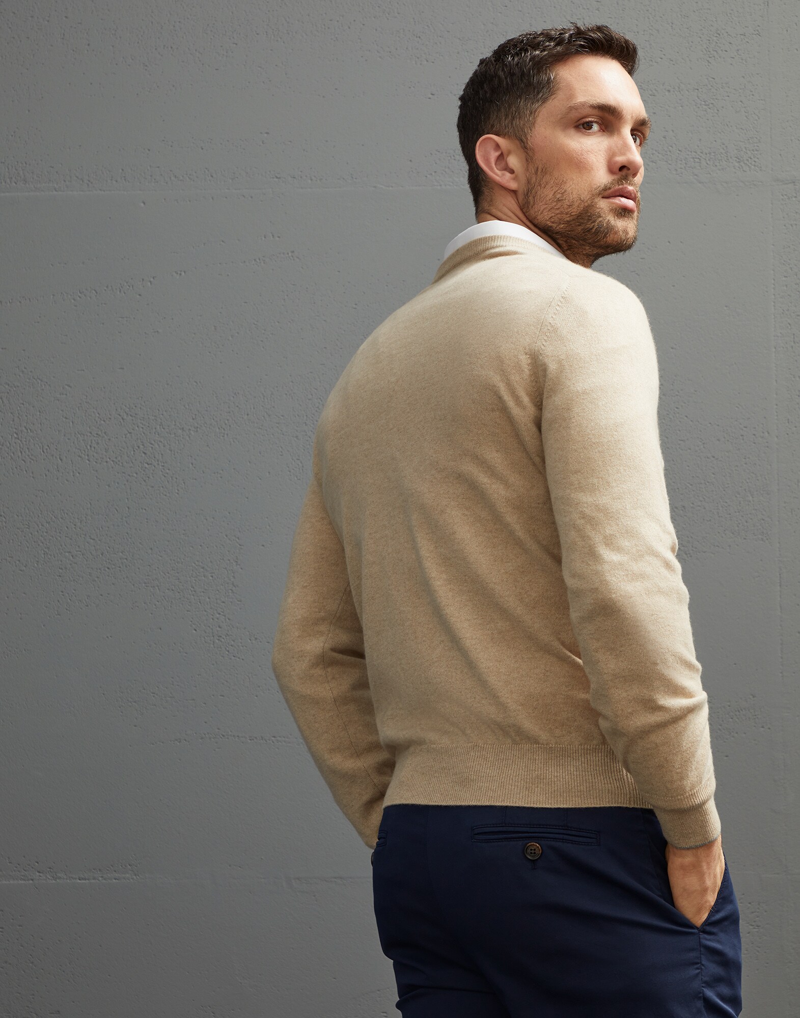 V-neck - Back view