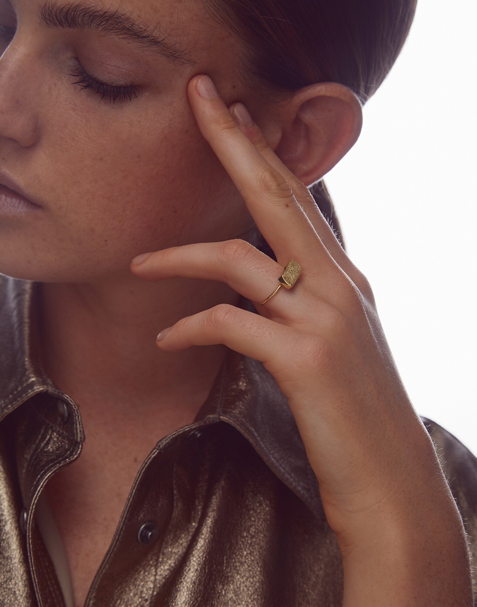 Ring - Editorial