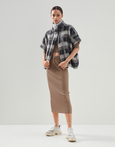 Falda Midi - Vista look completo