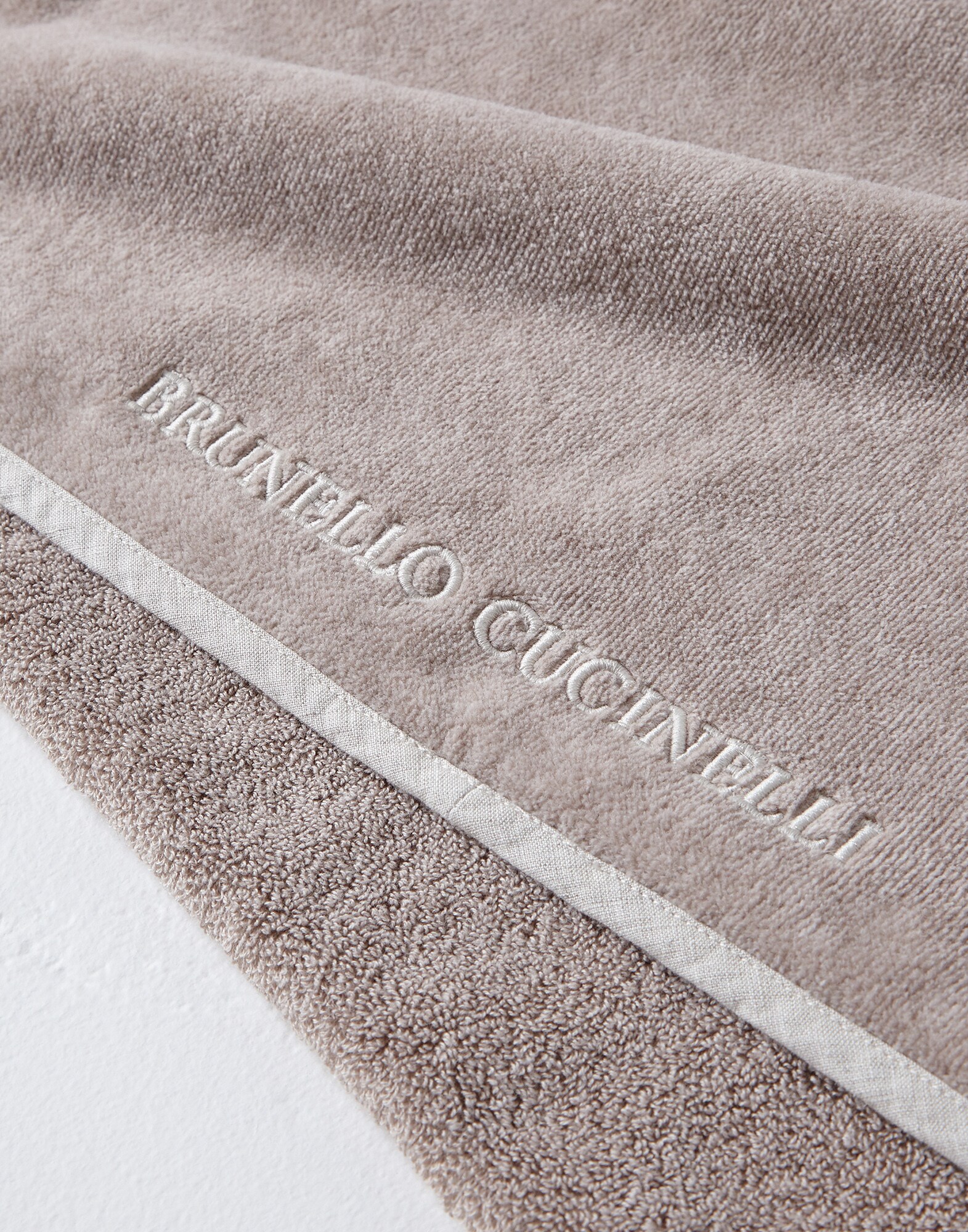 Bath Towels Desert Lifestyle 2 - Brunello Cucinelli