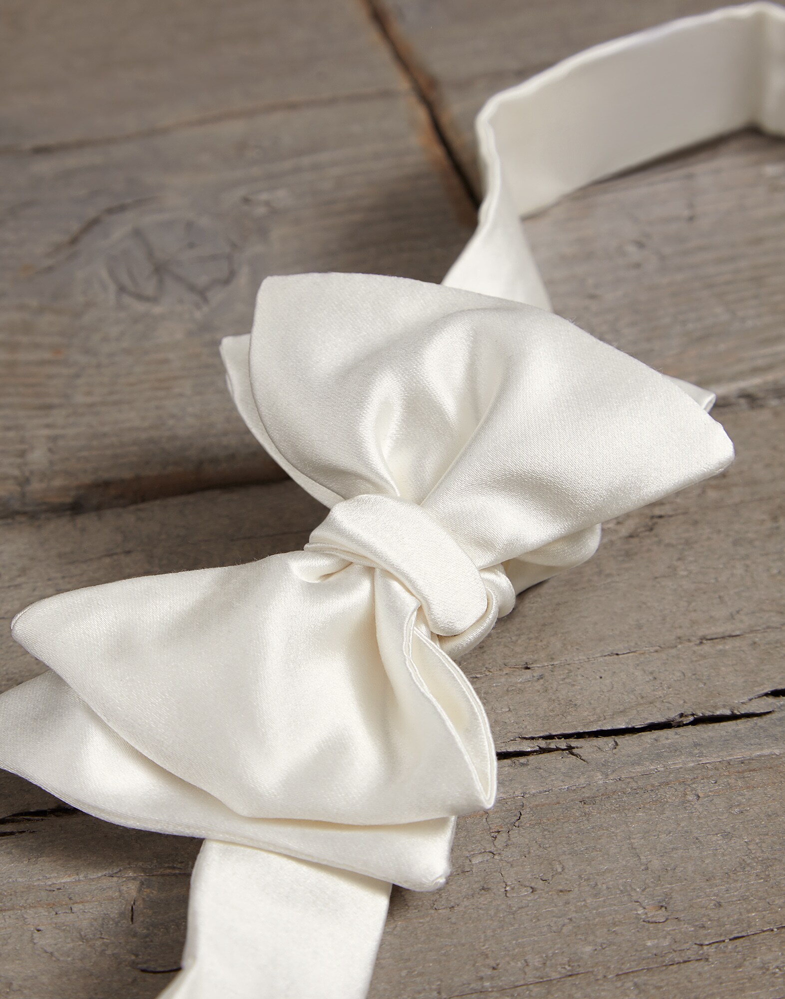 Evening Wear Accessories - Detail