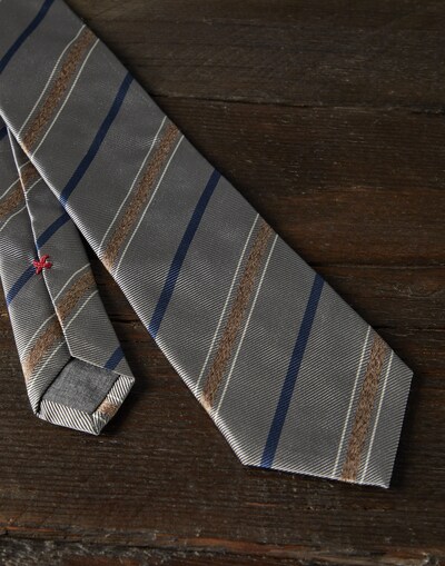 Tie - Detail view