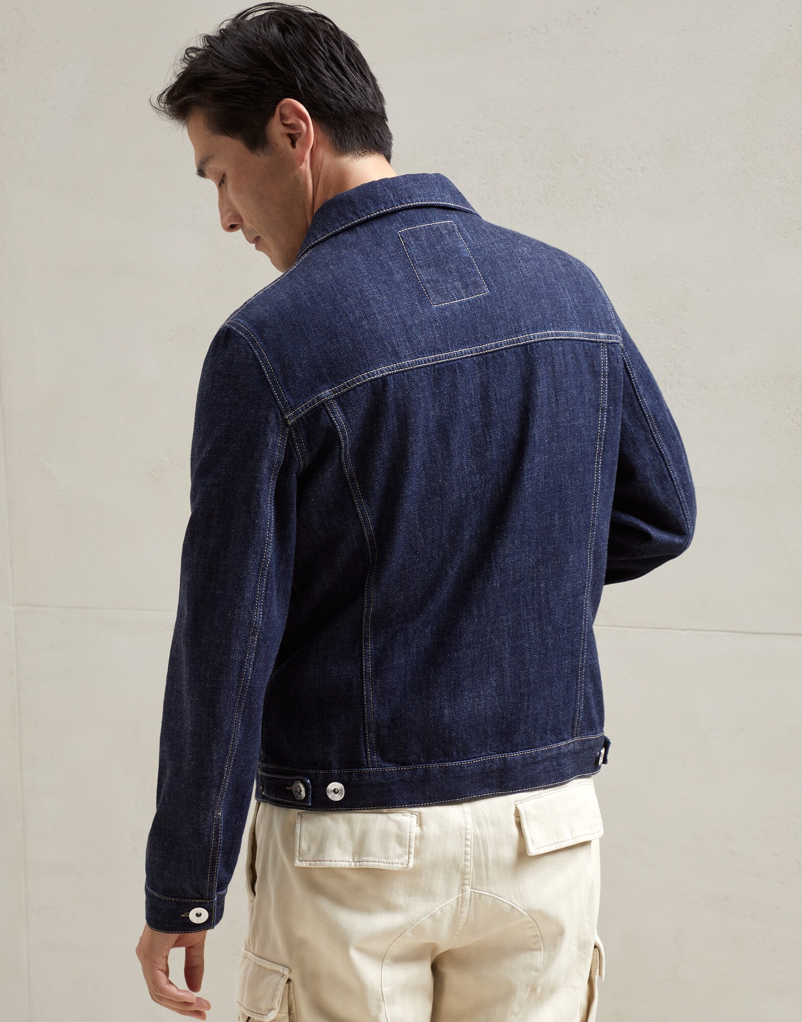 Vêtements Outerwear - Vue arrière