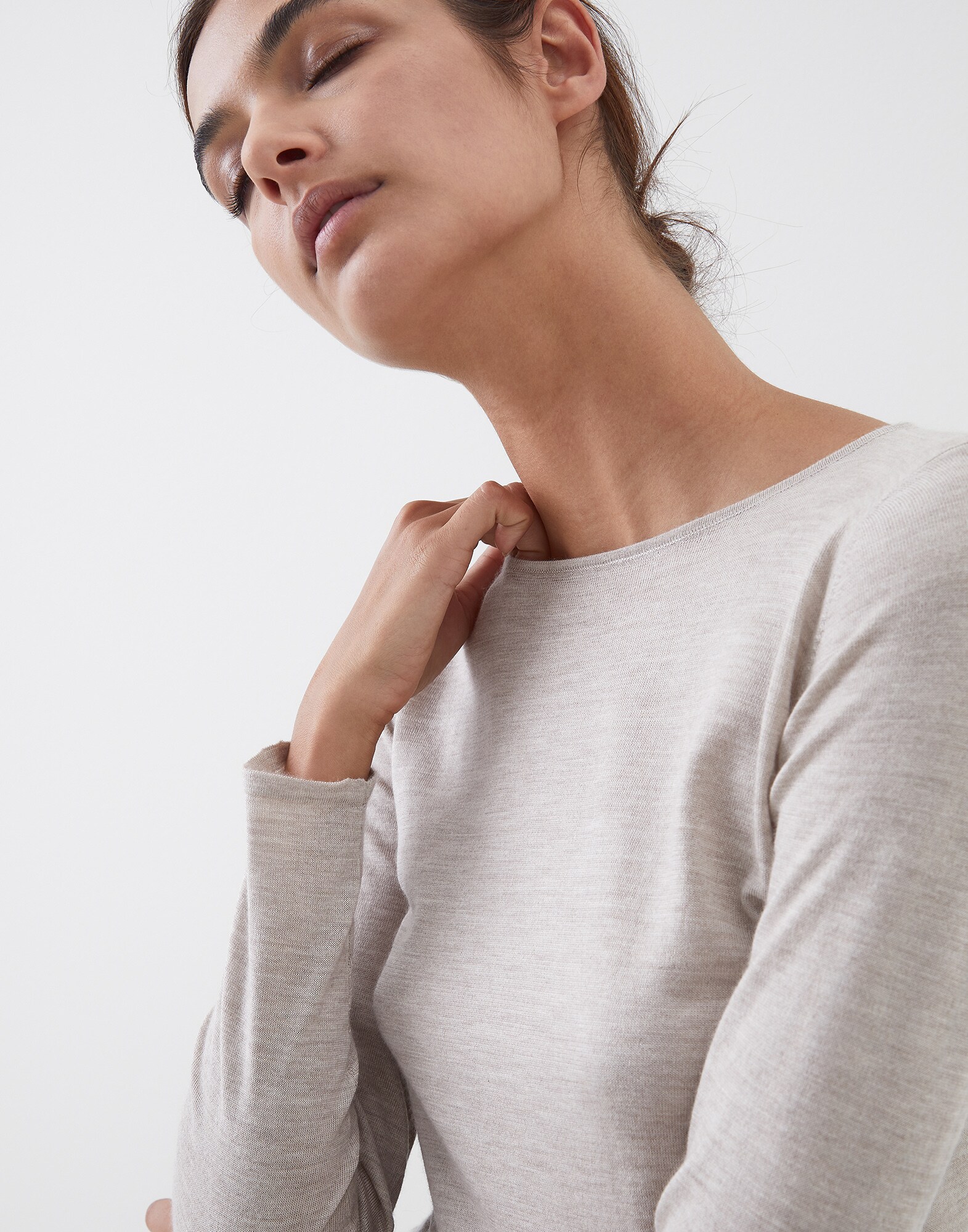 Scoop Neck - Detail view