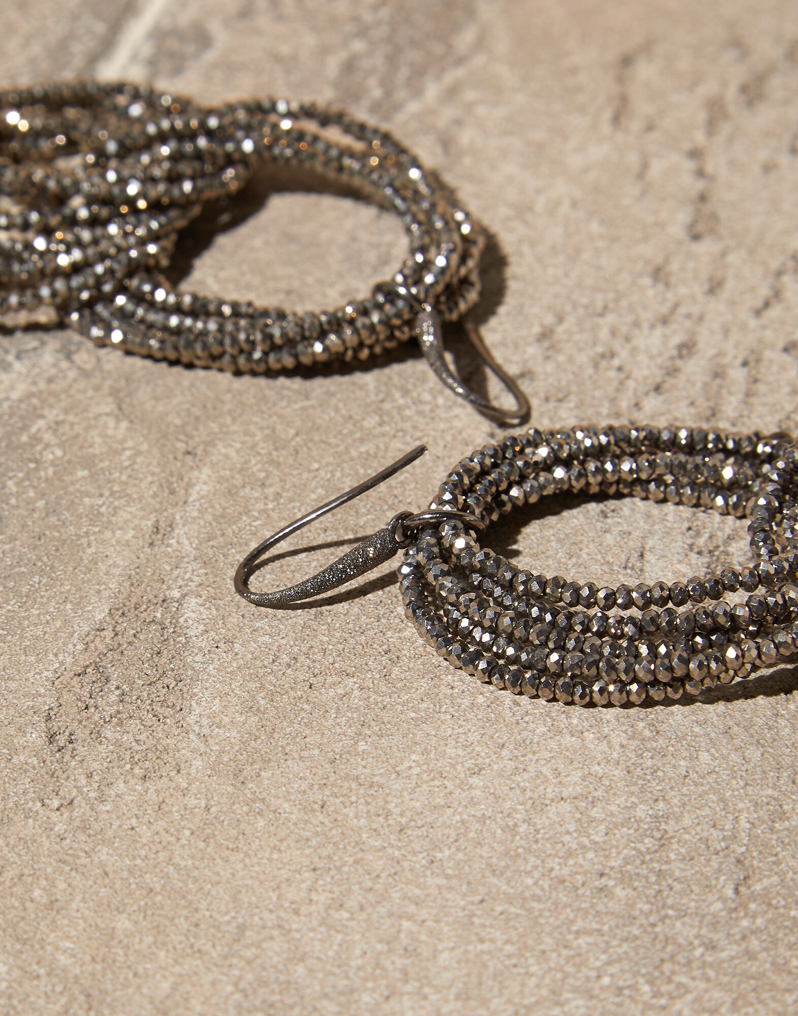 Earrings - Detail