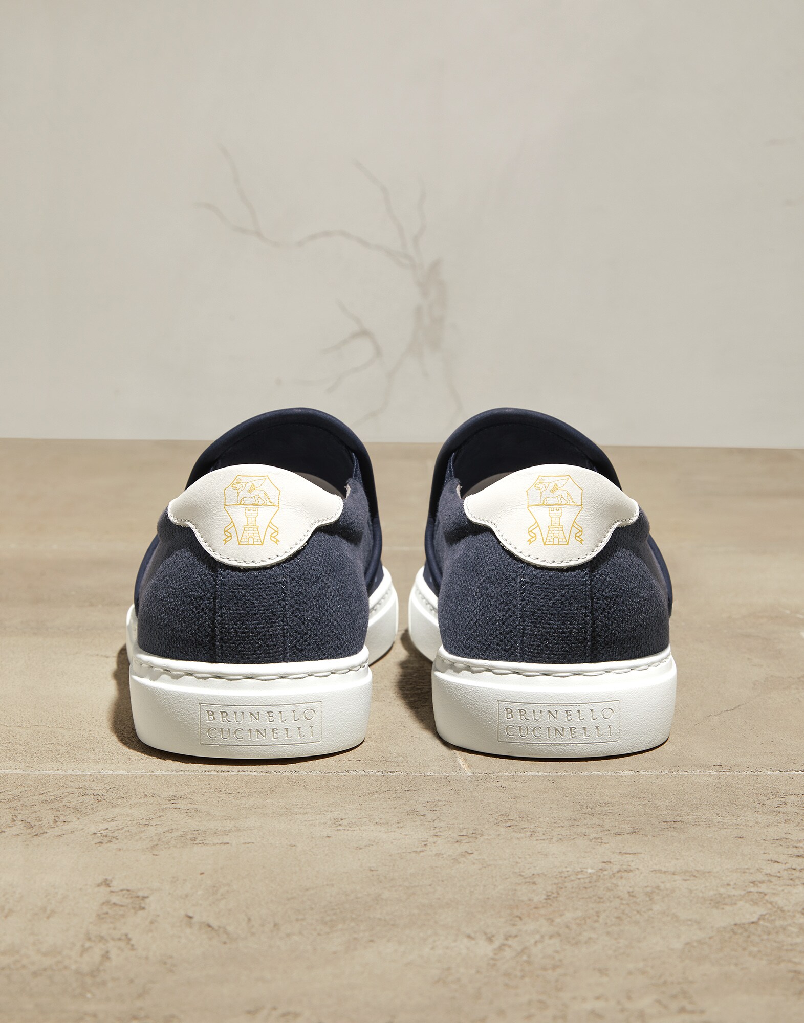 Sneakers - Back view