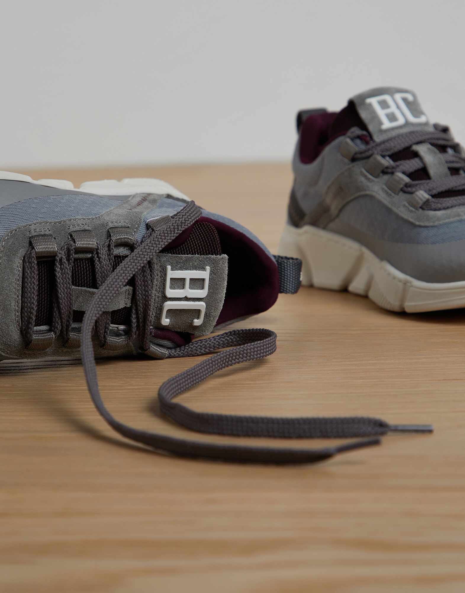 Sneakers - Detail view