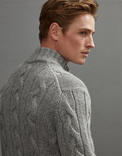 Cardigan mit Reißverschluss - Detailansicht