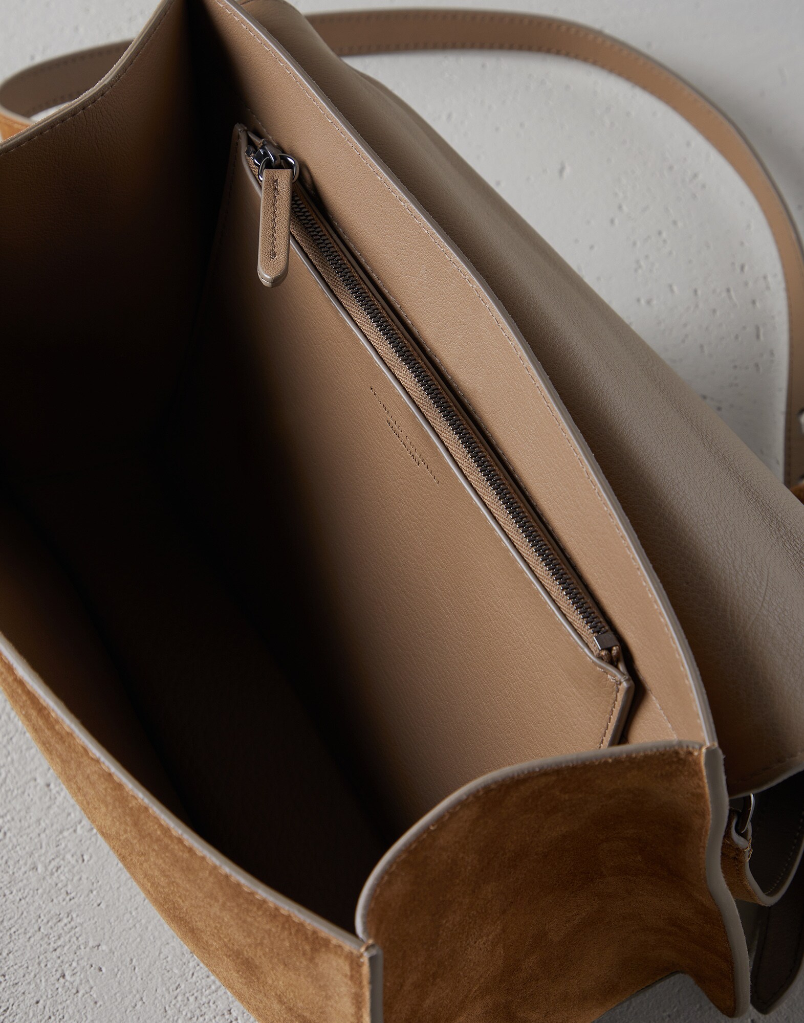 Crossbody Bag - Full look