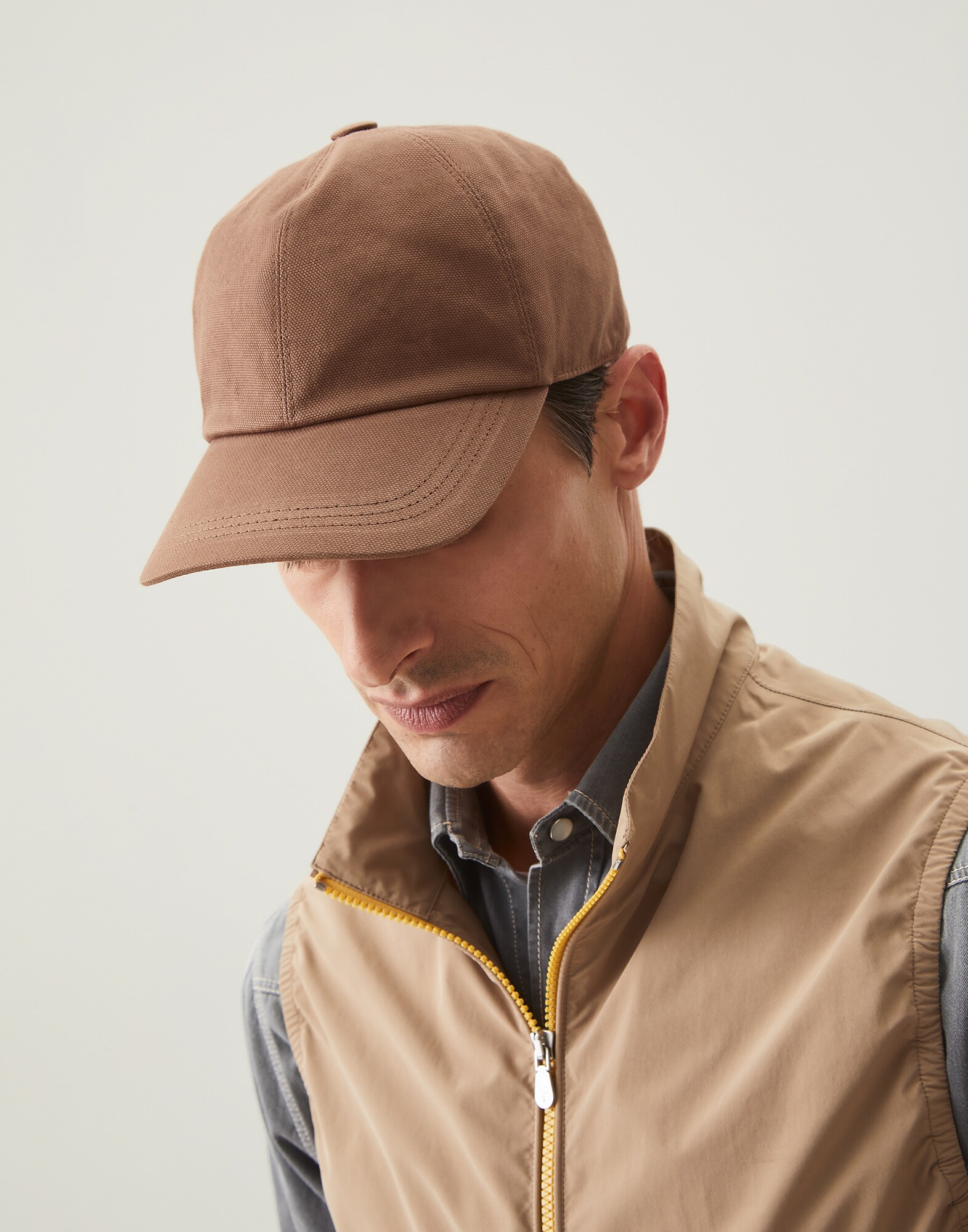 Chapeau - Editorial