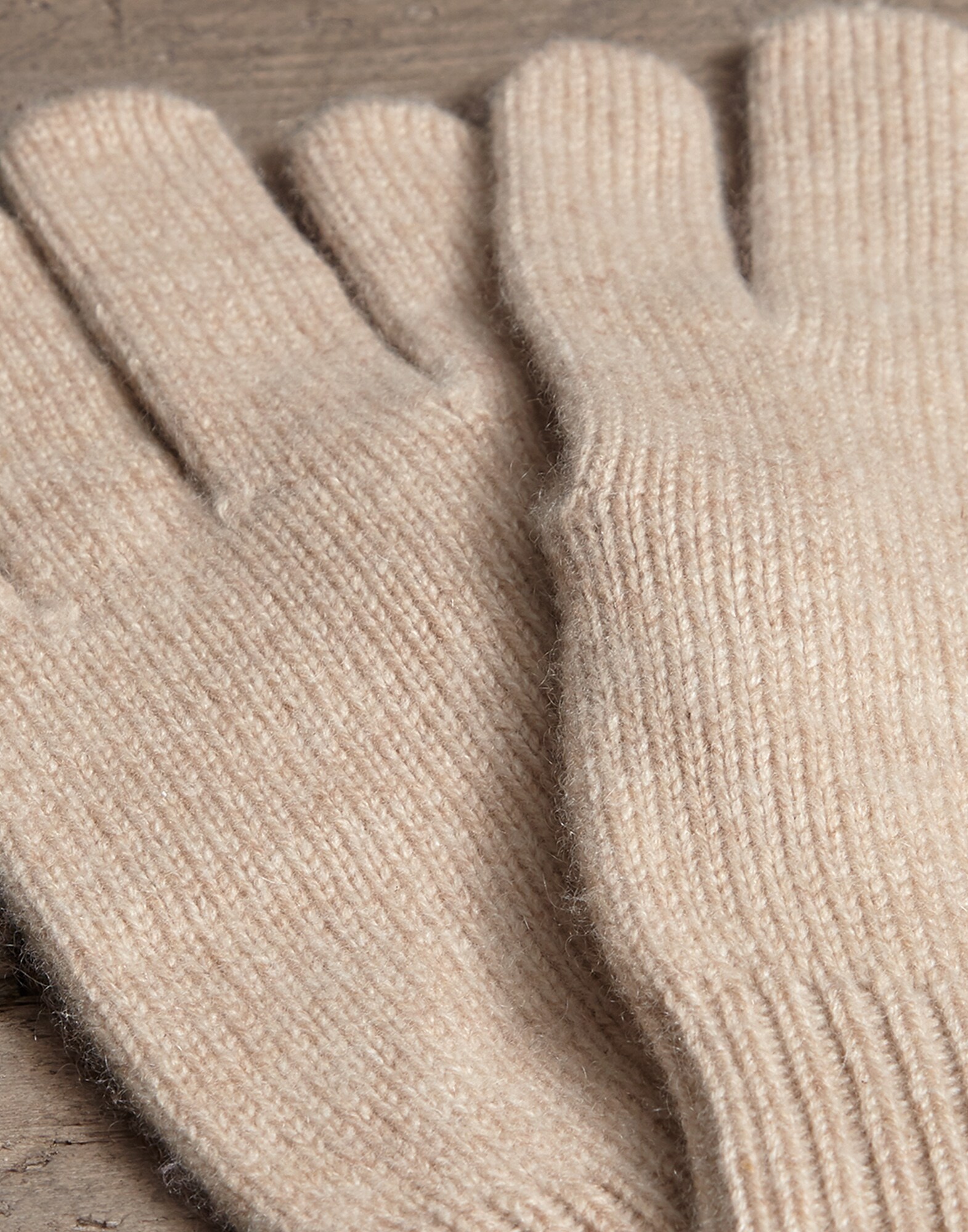 Gloves - Detail