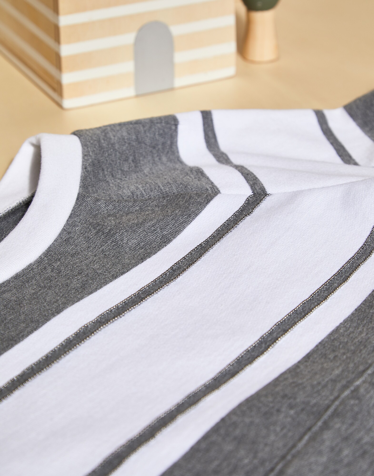 Topwear - Detail view