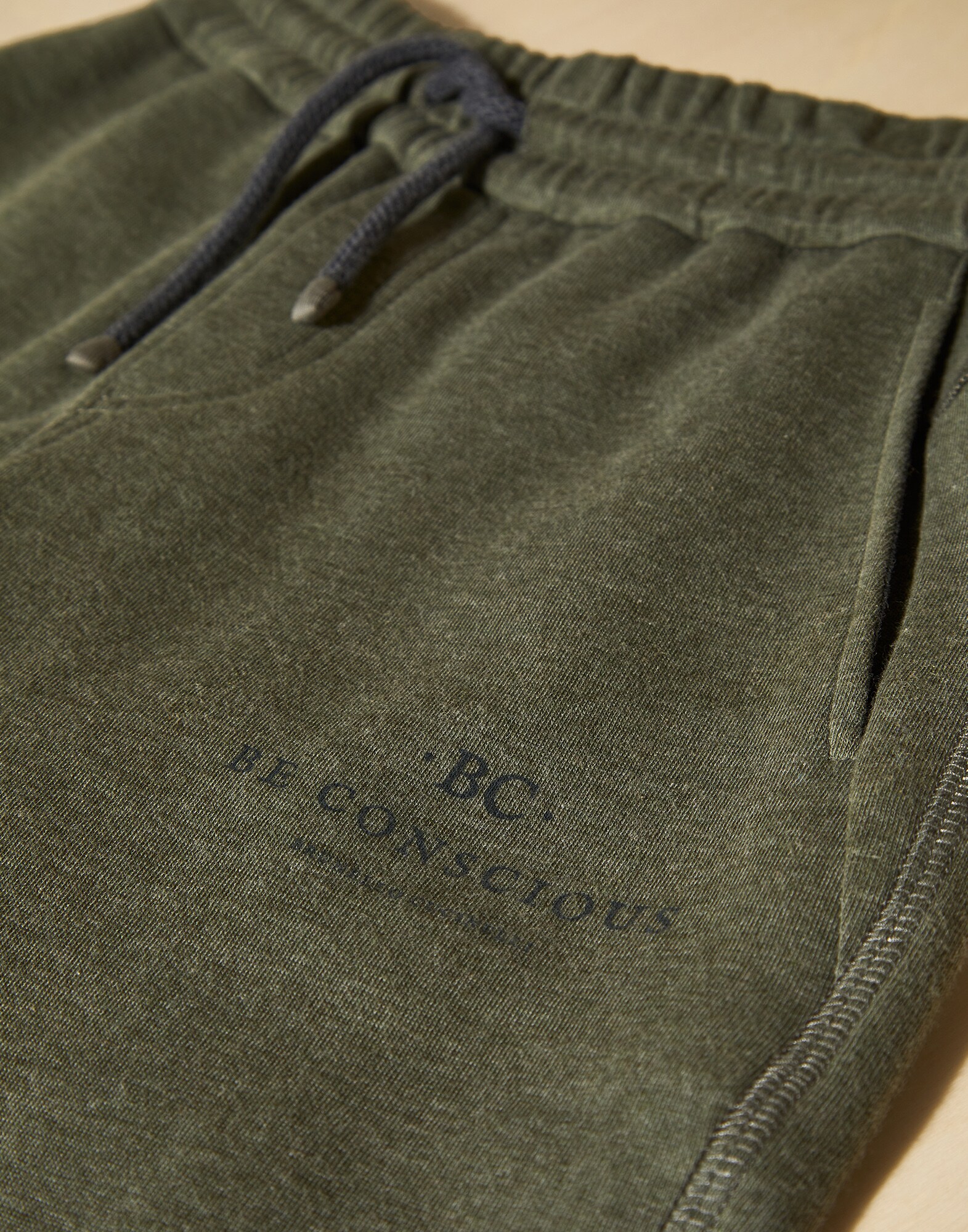 Sweatpants - Detail view